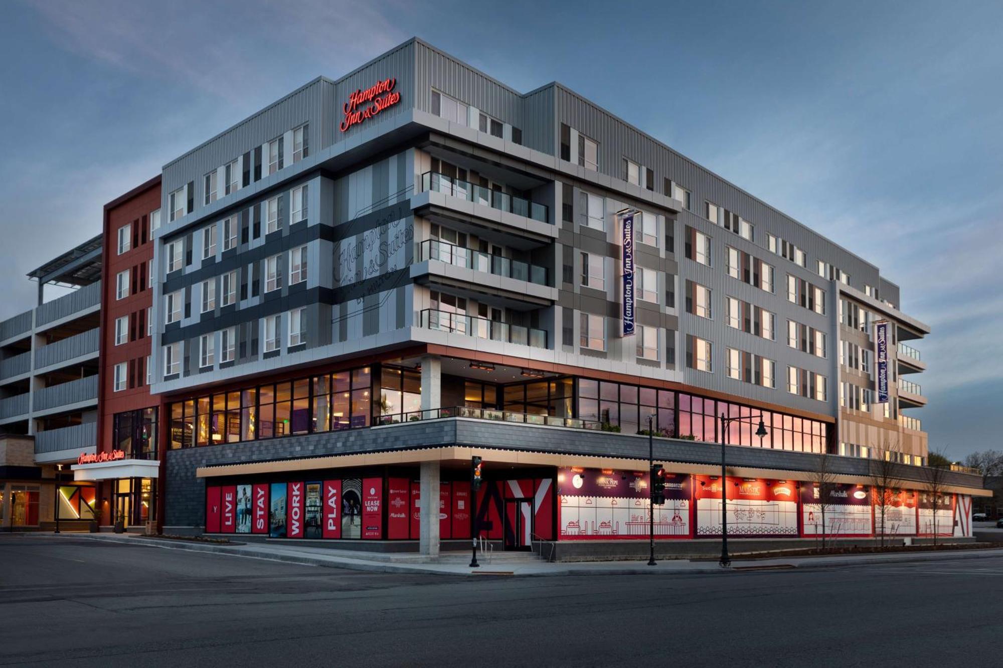 Hampton Inn & Suites Watertown Boston, Ma Exterior photo